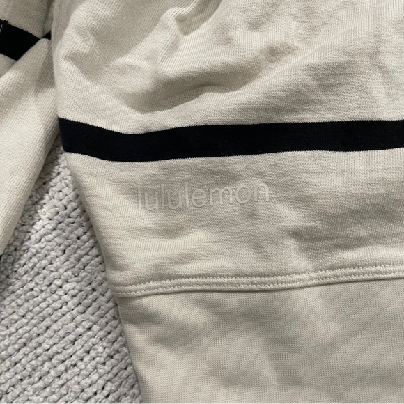 Lululemon Striped Cream and Black Women's crewneck S - Picture 6 of 10